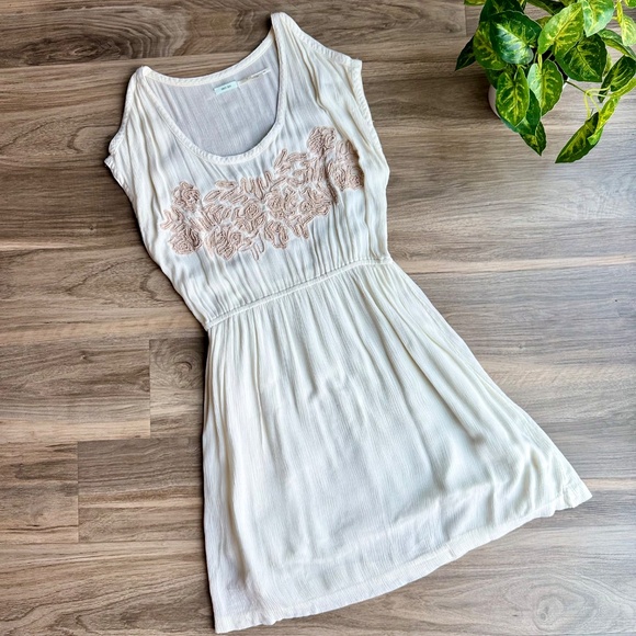 Kimchi Blue Cream Sleeveless Cold Shoulder Beaded Elatic Waist Dress Size M - Picture 2 of 16